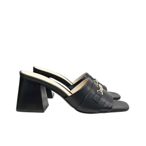Gucci Signoria Slide Sandal In Black